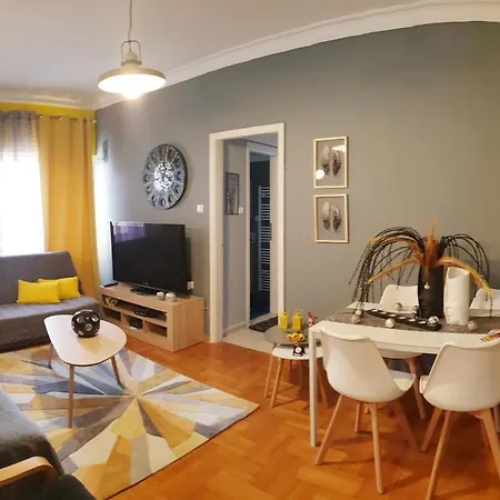 Daire Charming House 1